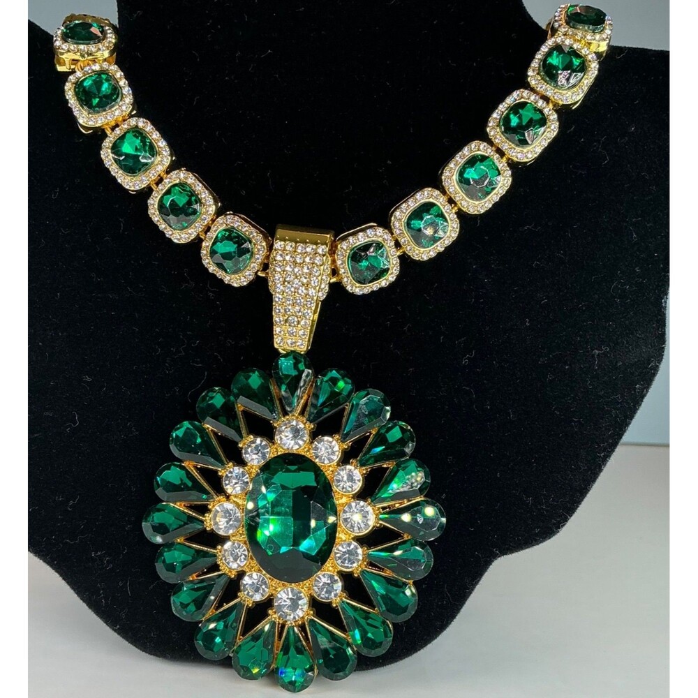 New Emerald Green Starburst Necklace Pendant 20“ Cubic Zirconia Women Statement